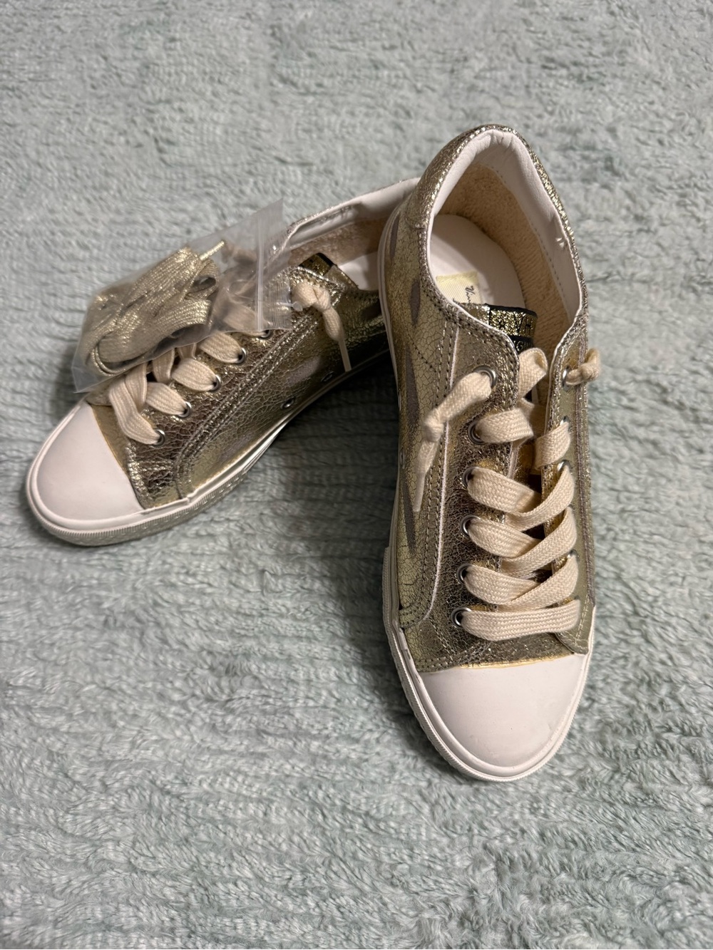 Vintage Havana Metallic Gold Low-Top Sneakers with Cream Accents